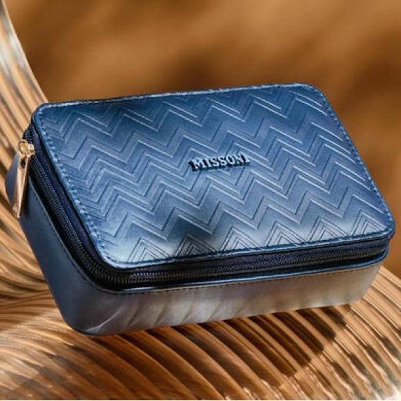 BRAND NEW, NEVER OPENED! Delta One x Missoni luxury amenity kit! - Picture 1 of 9
